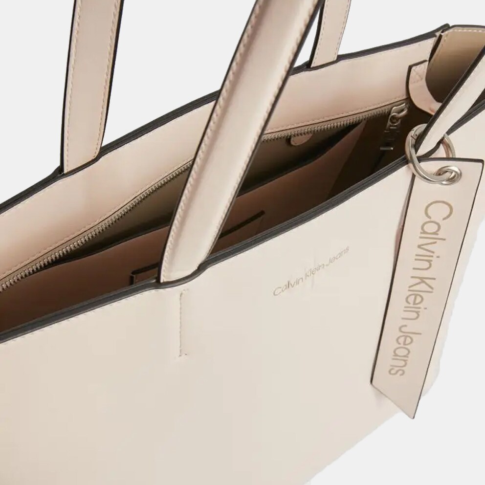 Calvin Klein Sculpted Shopper29 Tag