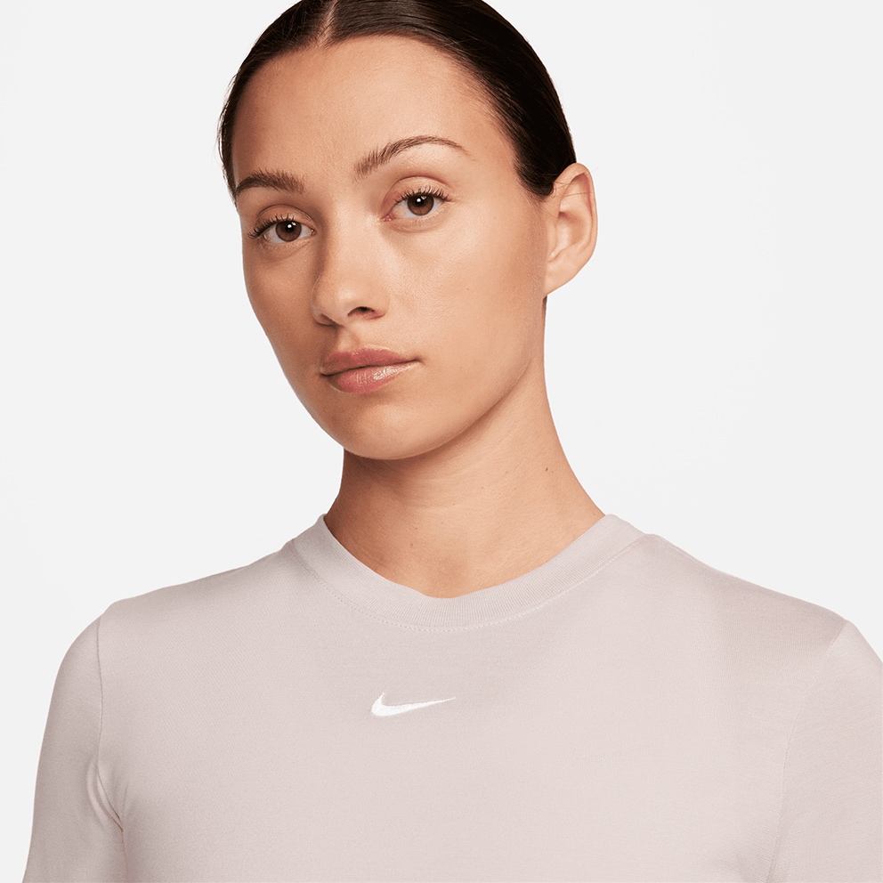 Nike Sportswear Essential Women's Cropped T-shirt
