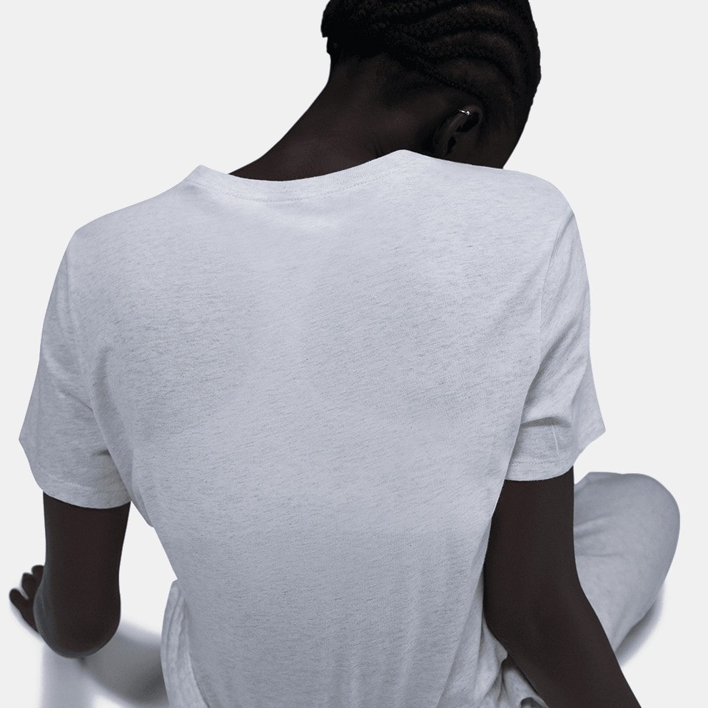 Nike Club Women's T-Shirt