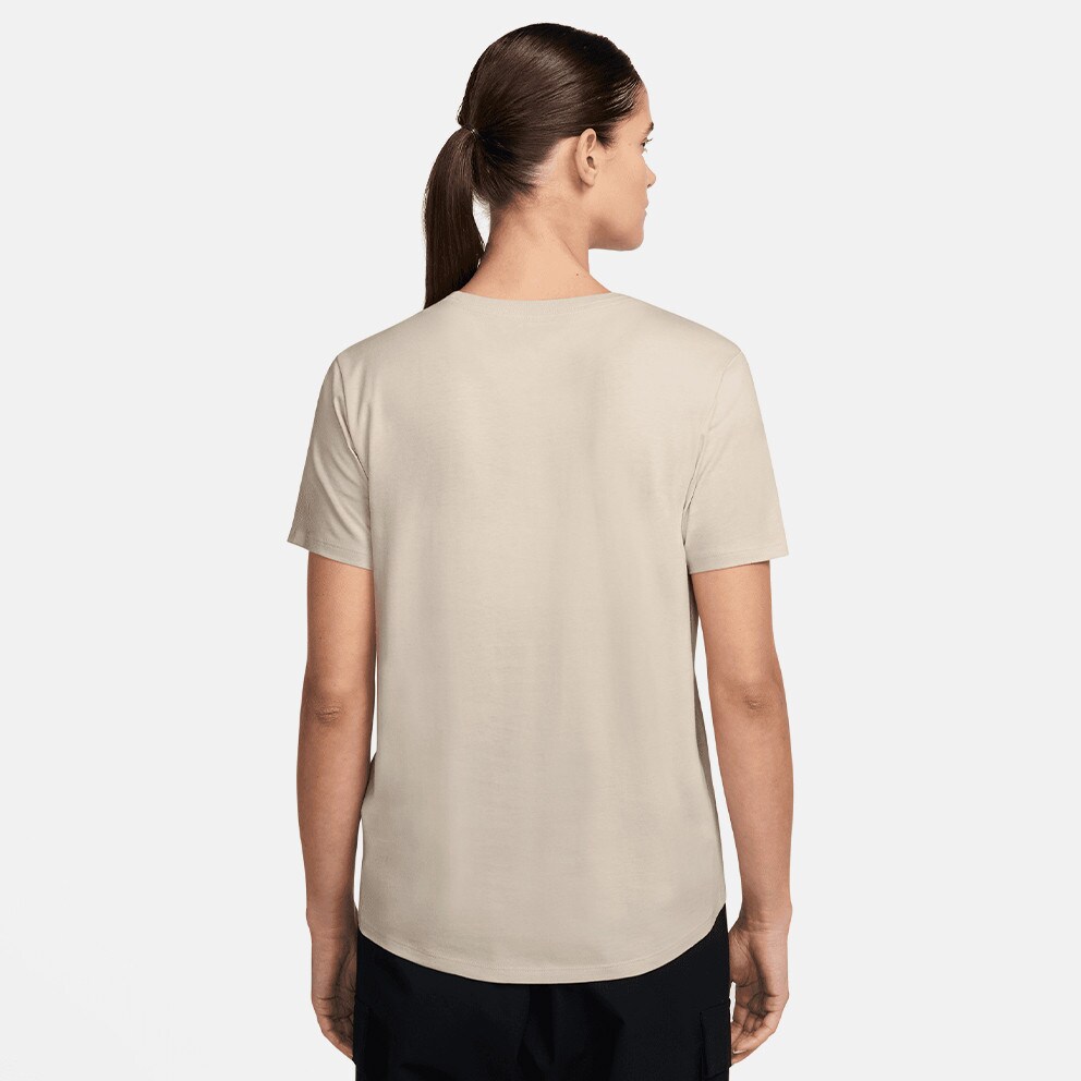 Nike Sportswear Club Women's T-Shirt